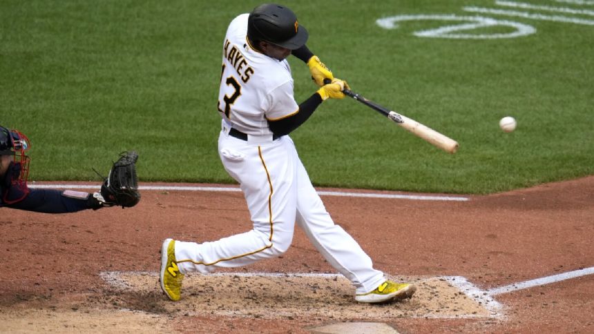 Hayes drives in 3 runs for 3rd straight game as Pirates rally past Braves 7-5