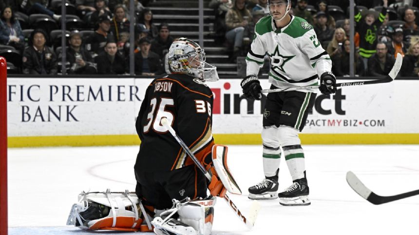 Hintz has goal and 2 assists to top 300 career points, Stars roll to 6-2 victory over Ducks