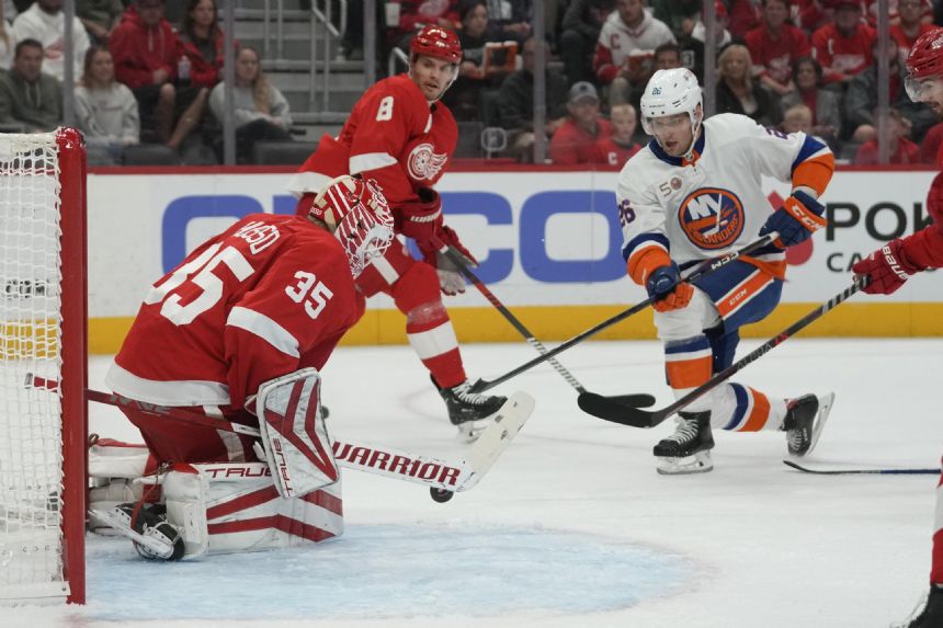 Husso, Red Wings snap Islanders' 5-game win streak, 3-0