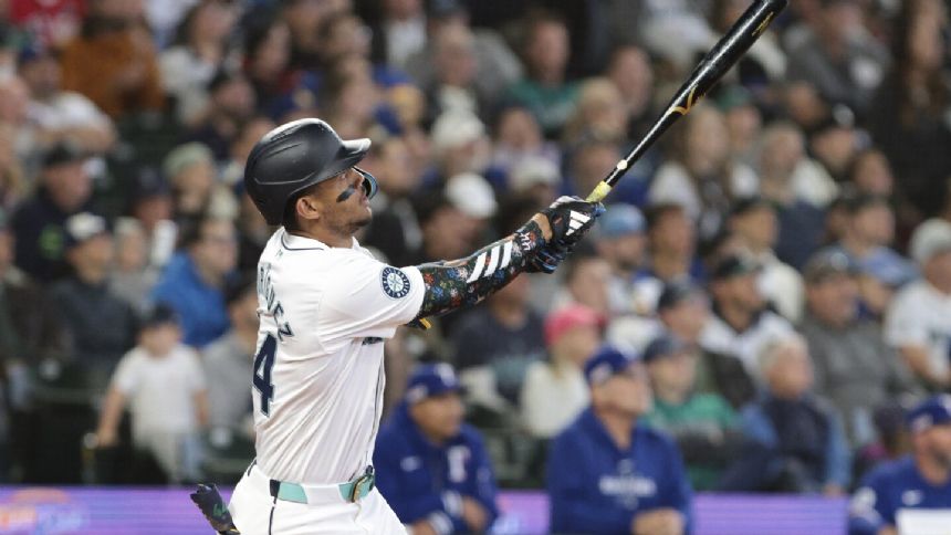 J-Rod goes deep to help Mariners win for 6th time in 7 games, 7-5 over Rangers