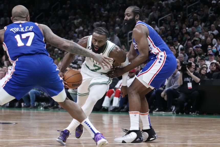 Jaylen Brown leaves Celtics game after colliding with Tatum