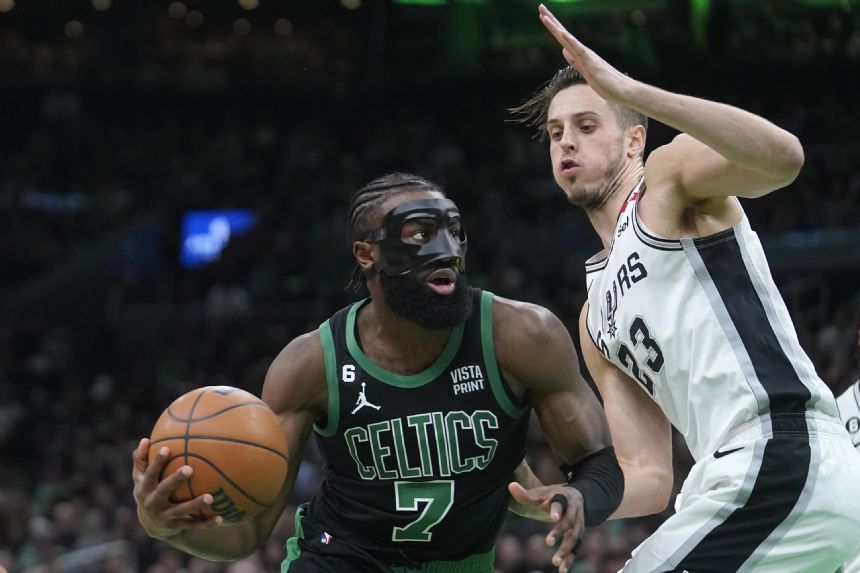 Jaylen Brown's 41 points helps Celtics past Spurs 137-93