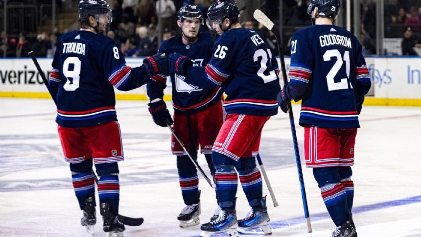 Jimmy Vesey scores 2, Quick gets another win as Rangers beat Lightning 3-1