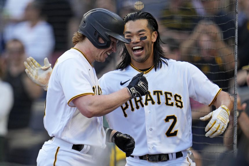 Joe, Suwinski hit back-to-back HRs in Pirates' win over Reds