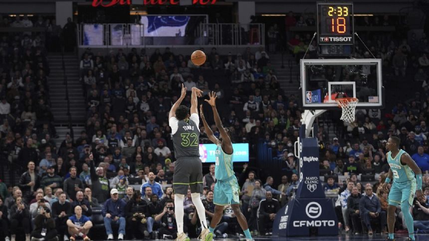 Karl-Anthony Towns scores 44 points in the first half to set Timberwolves franchise record