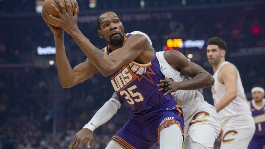 Kevin Durant scores 37 points, rallying Suns to 117-111 victory over Cavaliers