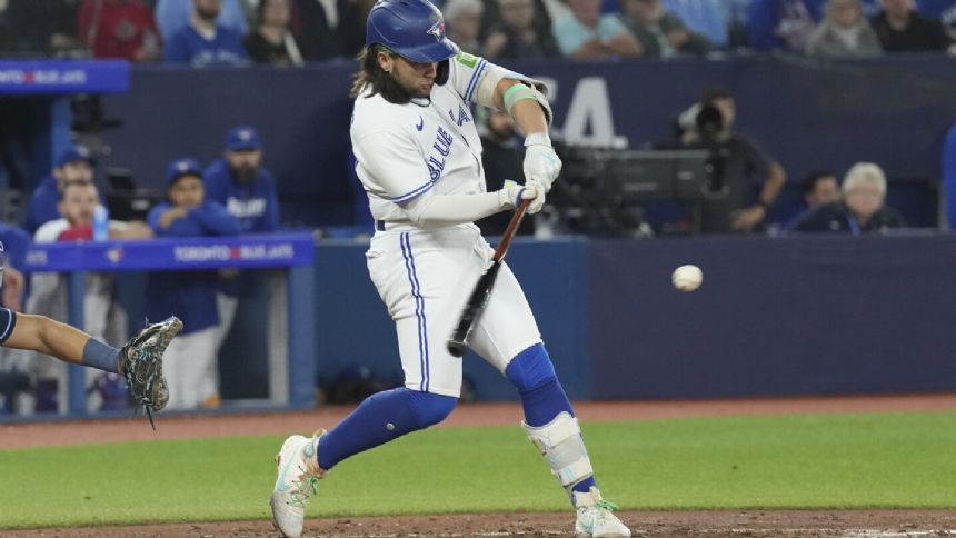 Toronto Blue Jays remain on the brink of a playoff spot after 7-5