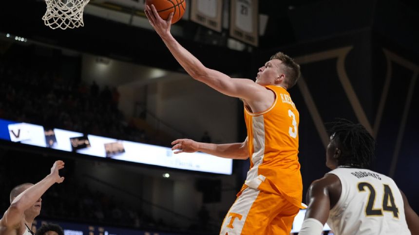 Knecht scores 32 as No. 5 Tennessee rallies, beats struggling Vandy 75-62