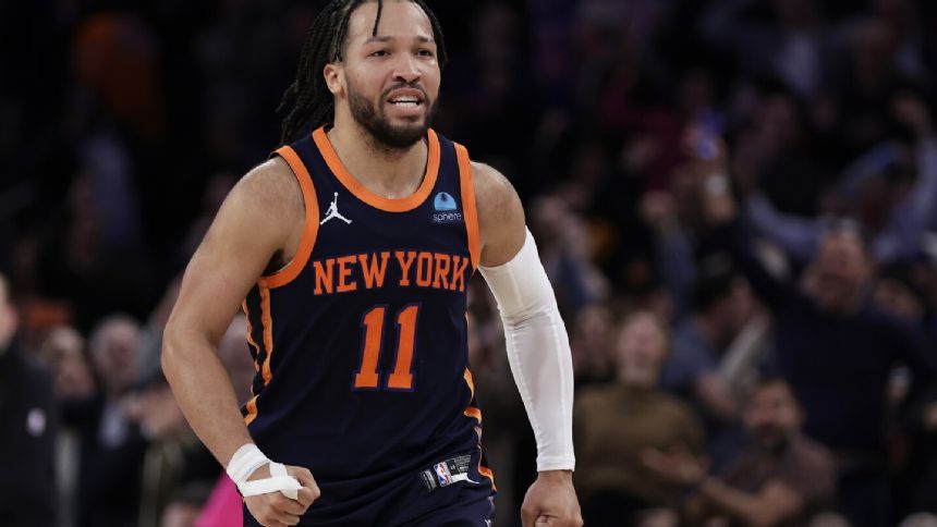 Knicks All-Star guard Jalen Brunson injures left leg on non-contact play against Cavaliers