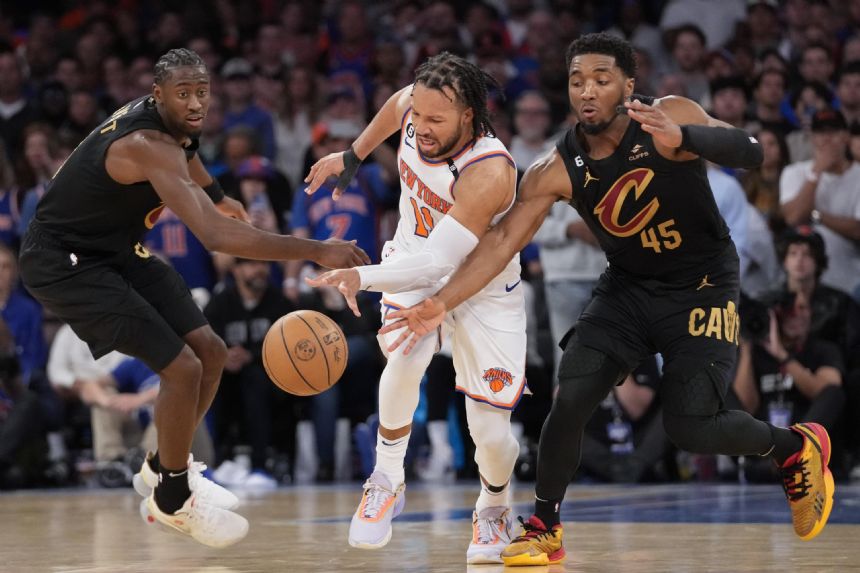 Knicks on verge of reaching 2nd round for 1st time in decade