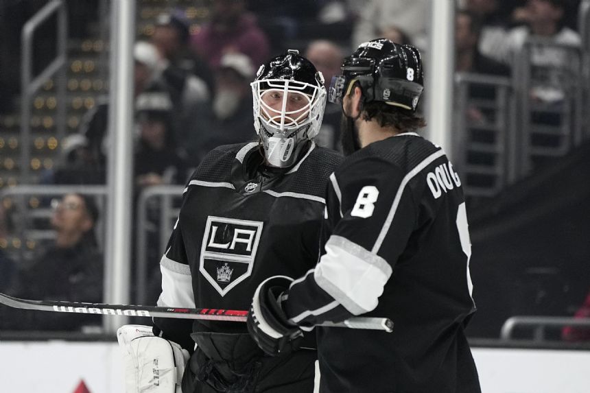 Korpisalo solid in debut, helps Kings beat Blues 4-2