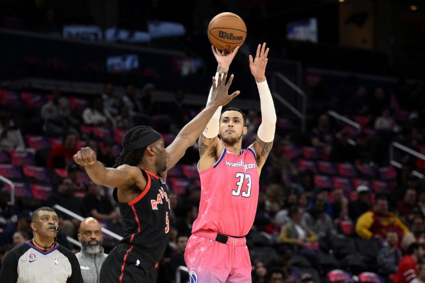 Kuzma scores 30, Wizards beat Raptors to edge closer in East