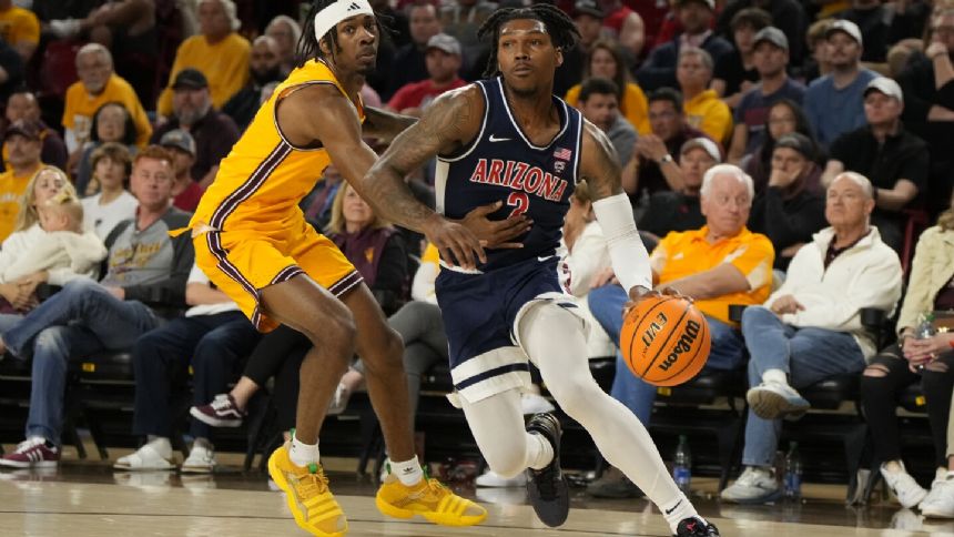 Kylan Boswell scores 17, No. 6 Arizona pulls away late to beat Arizona State 85-67