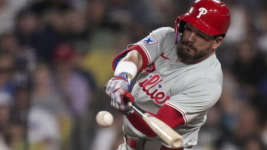 Kyle Schwarber hits 3 homers, drives in 7 runs as Phillies rally past Dodgers, 9-4