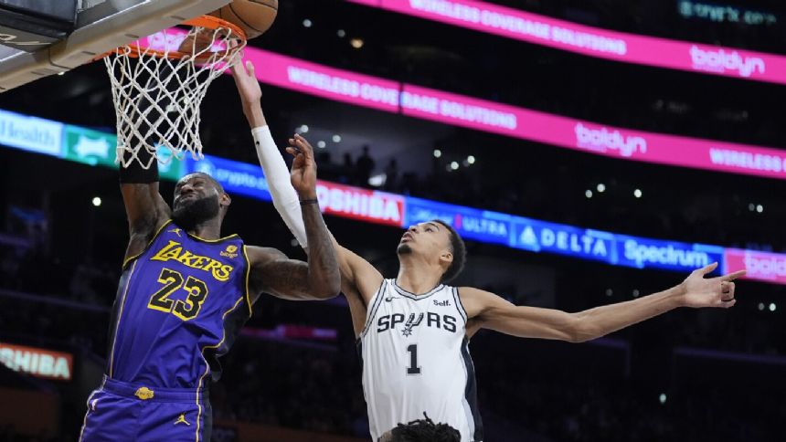 LeBron scores 30 points, Davis handles Wembanyama's strong effort in Lakers' 123-118 win over Spurs