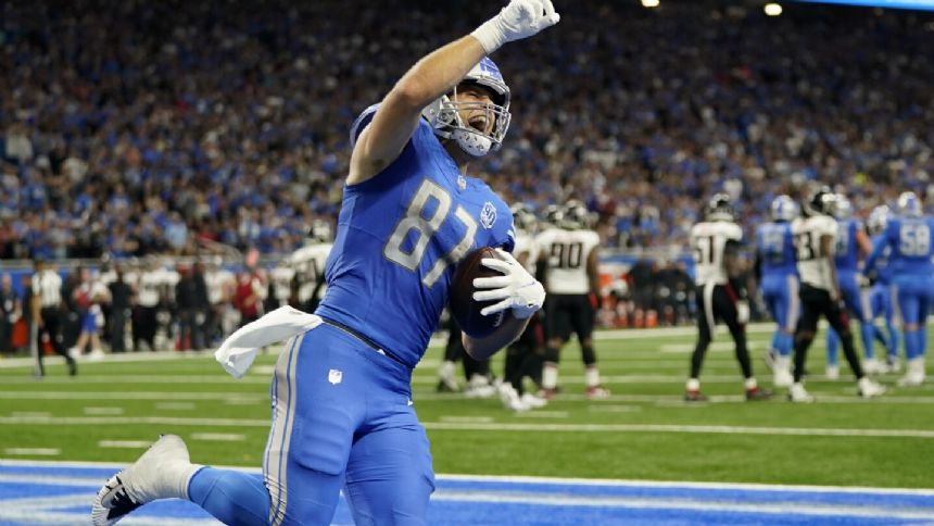 Lions scramble to prepare to play Packers for division lead on short week