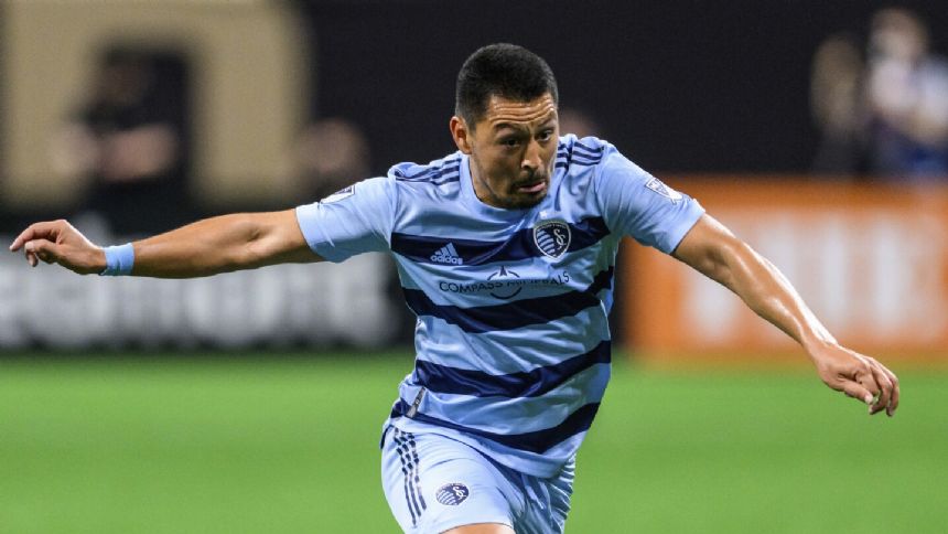 Longtime Sporting KC midfielder Roger Espinoza officially retires from pro soccer