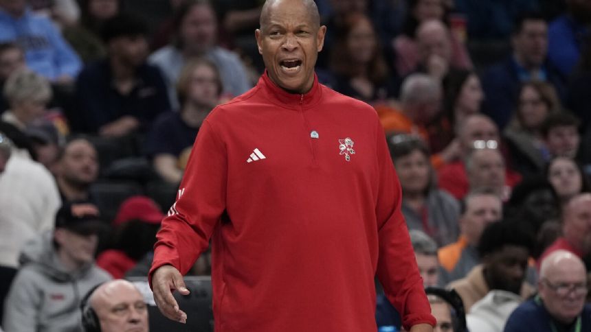 Louisville coach Kenny Payne to be fired after going 12-52 in two seasons, AP source says
