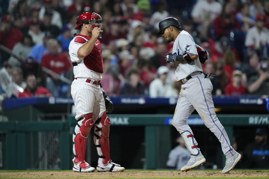 Luis Arraez hits for cycle in Marlins' 8-4 win over Phillies