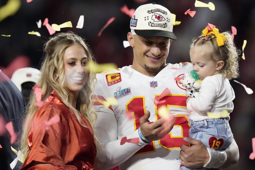 Mahomes, Cousins, Mariota part of new Netflix NFL docuseries