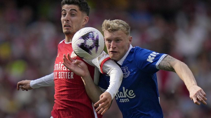 Man United bid for Everton defender Jarrad Branthwaite, AP source says