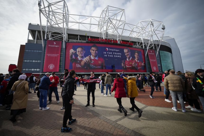 Man United bidders get a closer look ahead of potential sale