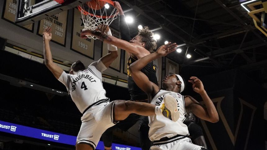 Manjon scores 17, Vandy gets first SEC win 68-61 over still-winless Mizzou