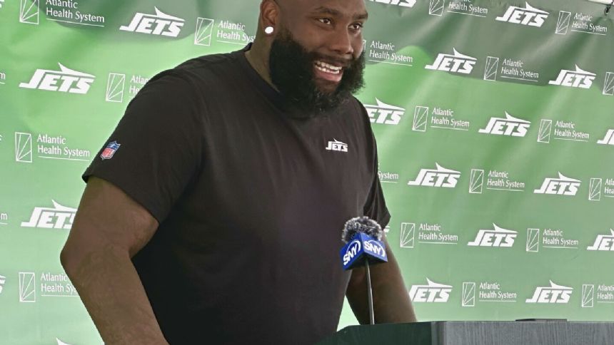 Moses returns and the Jets have their starting 5 offensive linemen together for the 1st time in camp