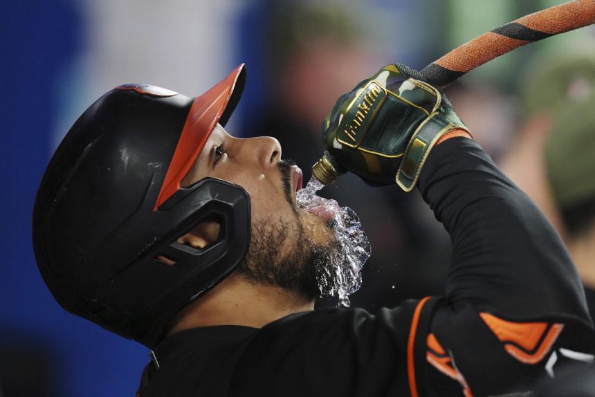 Mountcastle hits 3-run HR, Orioles go deep 3 times to beat Blue Jays 6-2