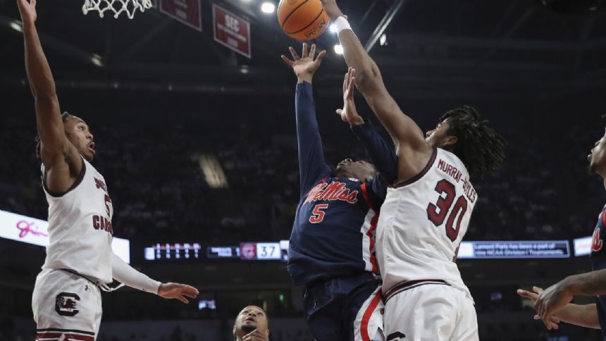 Murray-Boyles leads No. 15 South Carolina to 20th win with a 68-65 victory over Mississippi