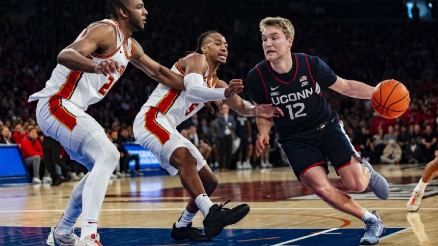 No. 1 UConn wins 10th straight, beats St. John's 77-64 at MSG without injured Alex Karaban