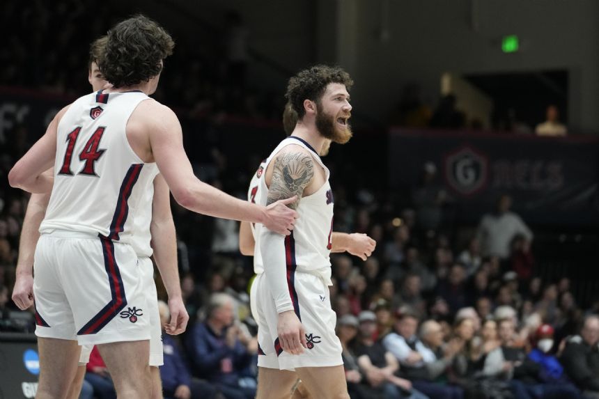 No. 15 Saint Mary's tops Pacific 83-52 for WCC title share