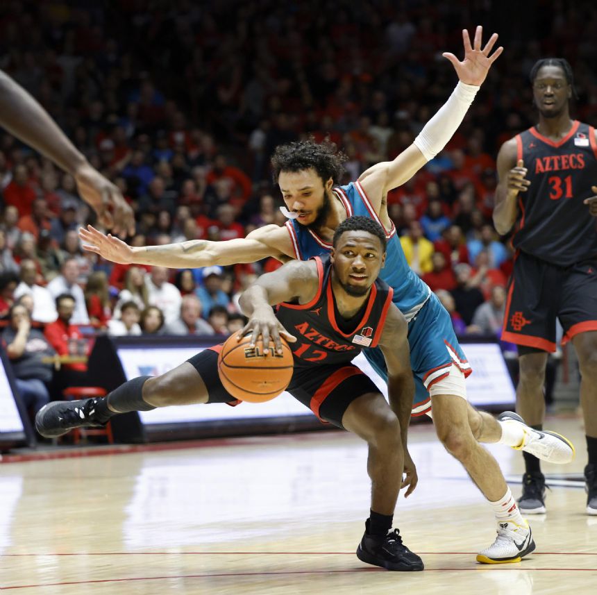 No. 22 San Diego State beats New Mexico with 3 at buzzer