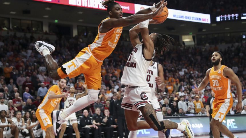 No. 4 Tennessee wins 66-59 at No. 17 South Carolina to clinch first outright SEC crown in 16 years