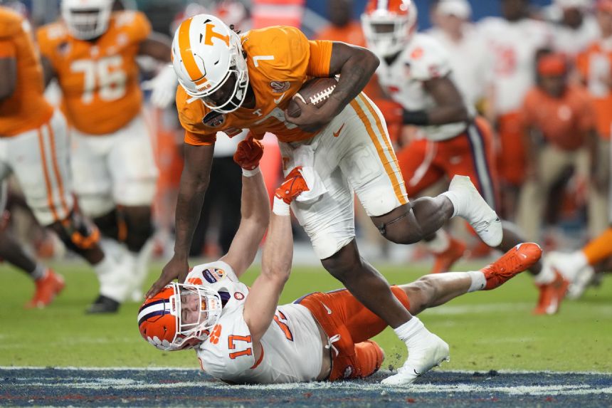 Tennessee Volunteers vs Clemson Tigers Prediction, 12/30/2022