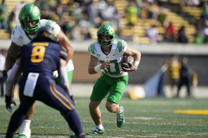 No. 8 Oregon visits Colorado, looking for 8th straight win