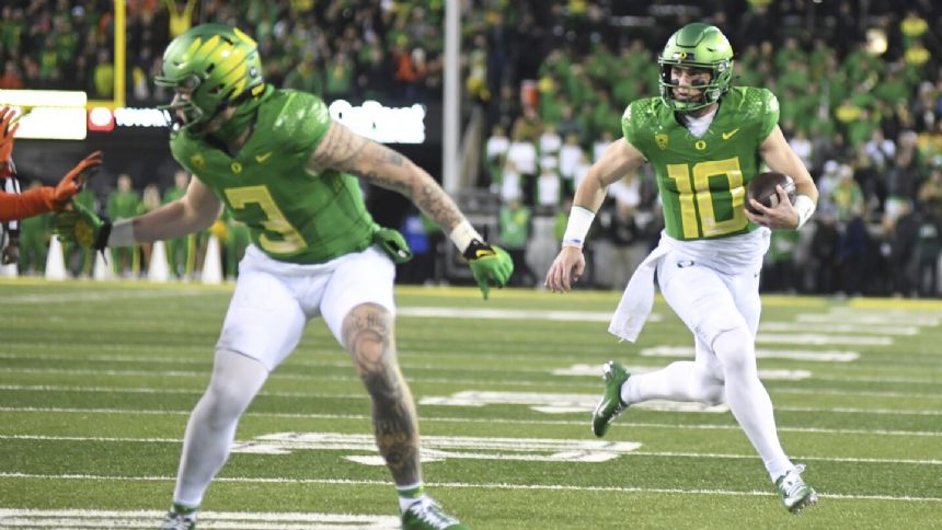 Oregon Defeats Oregon State 31-7 For A Spot In The Pac-12 Title Game As ...