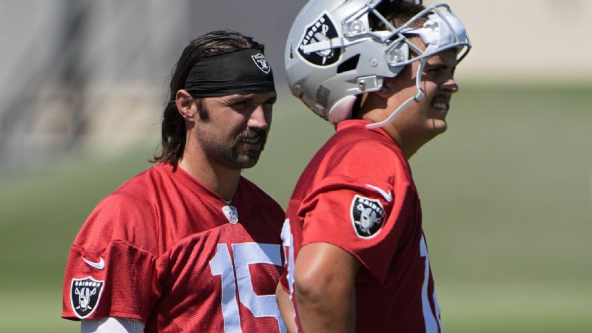 O'Connell and Minshew wage friendly competition to become the Raiders' starting quarterback