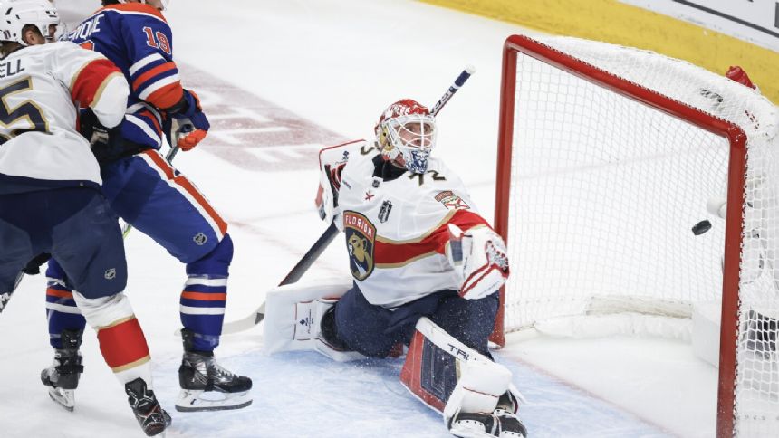 Panthers' Sergei Bobrovsky gets pulled after allowing 5 goals in Stanley Cup Final Game 4