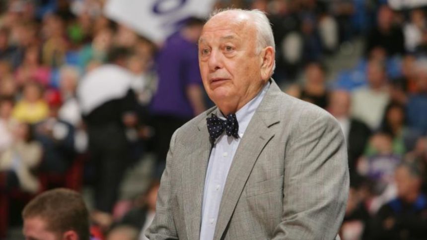 Pete Carril, Hall of Fame coach who developed Princeton offense, dies at 92