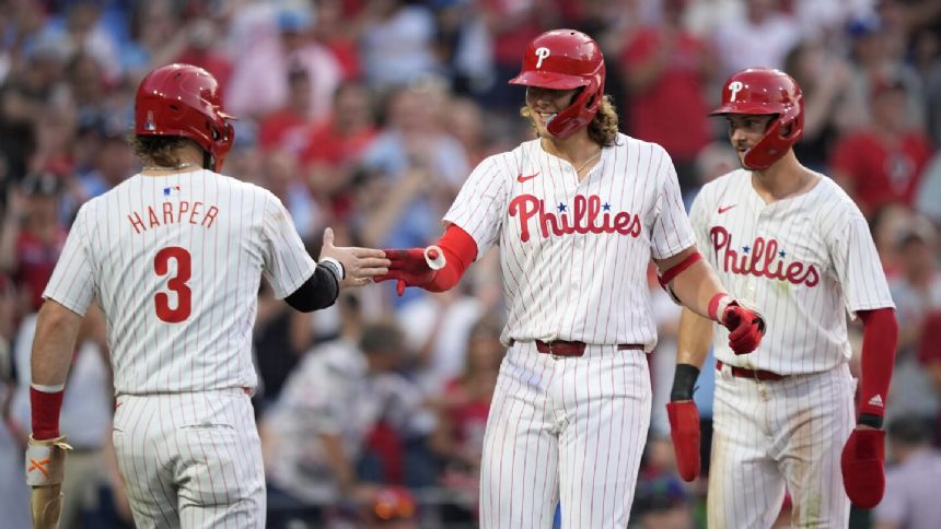 Phillies defeat the Padres 9-2