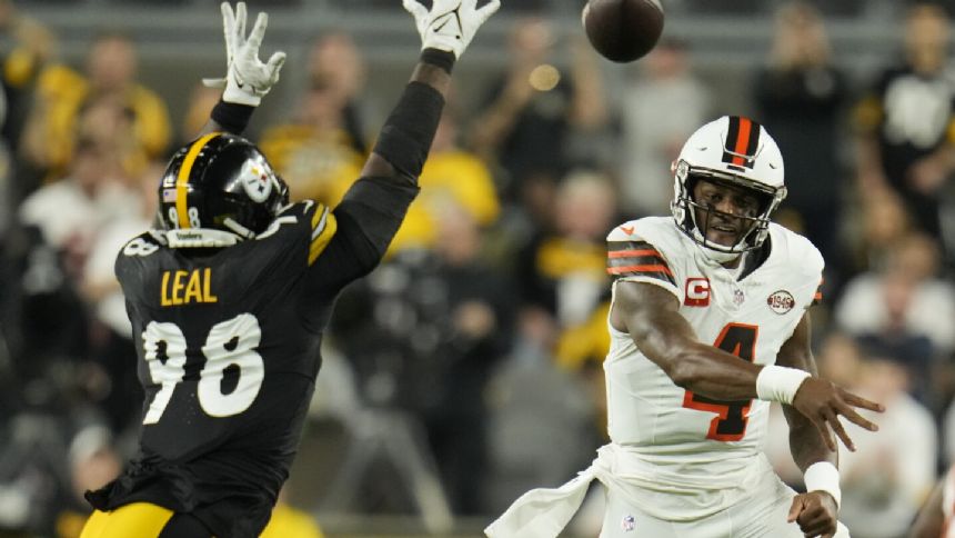 Deshaun Watson runs for TD, Browns bottle up Joe Burrow in 24-3 win over  Bengals in season opener