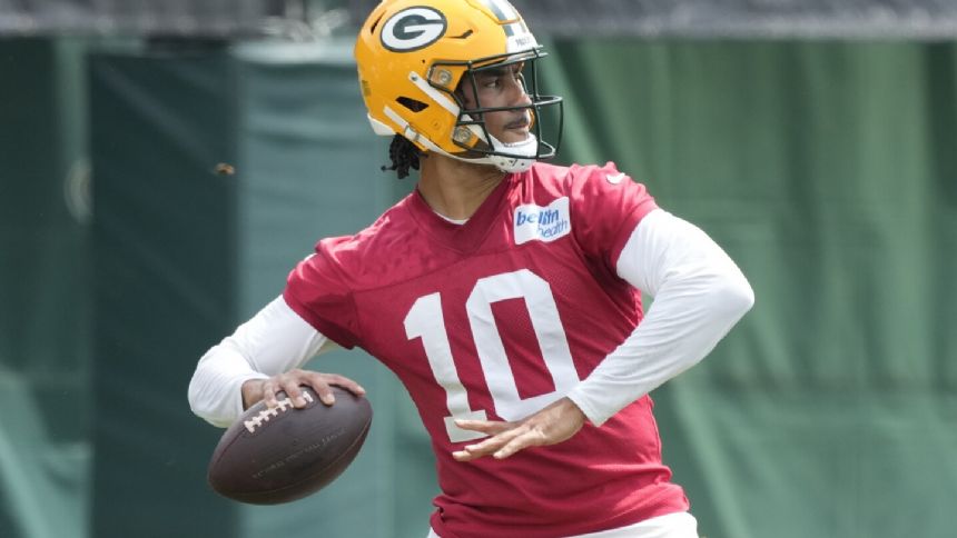 QB Jordan Love won't be practicing with Packers with contract situation unsettled