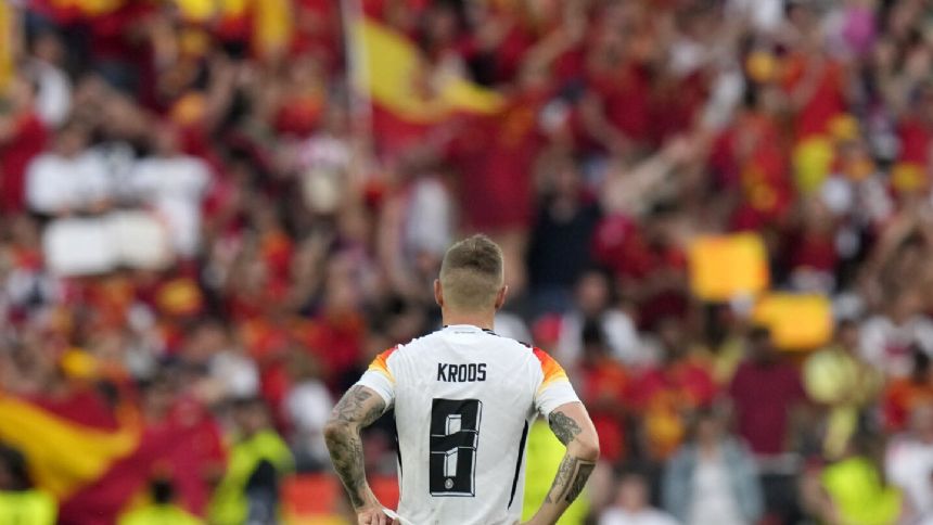 "Over and out." Germany great Toni Kroos pens emotional farewell post to soccer