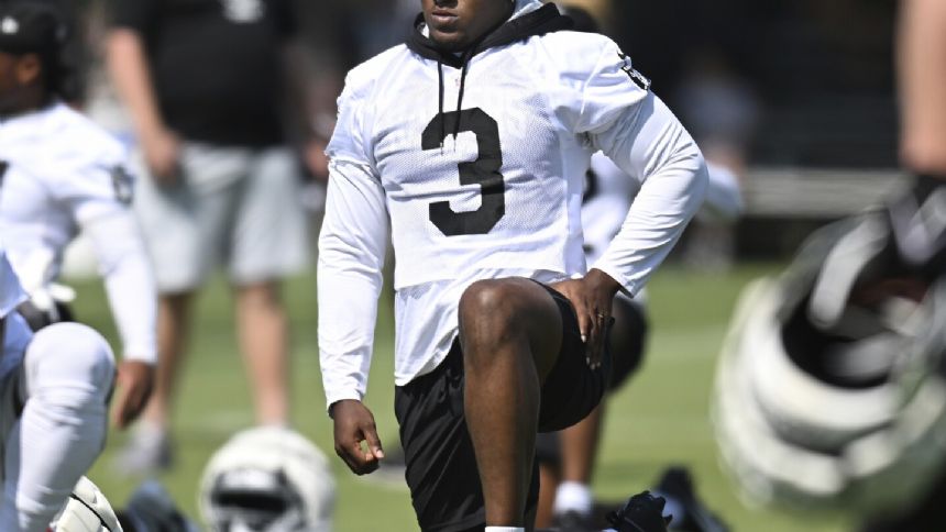 Raiders' White gets chance to show he can be lead running back over complete season