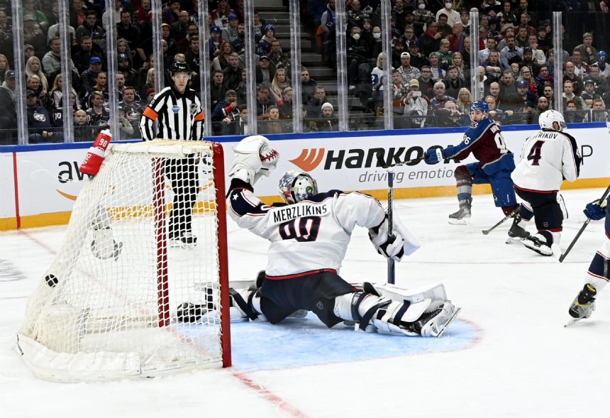 Rantanen's hat trick leads Avs past Blue Jackets in Finland