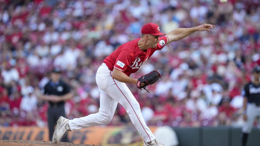 Reds reliever Brent Suter placed on IL with partial shoulder muscle tear