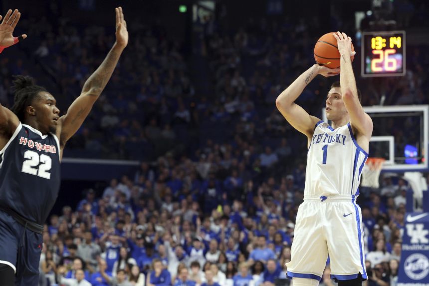 Reeves, Fredrick lead No. 4 Kentucky past Howard 95-63