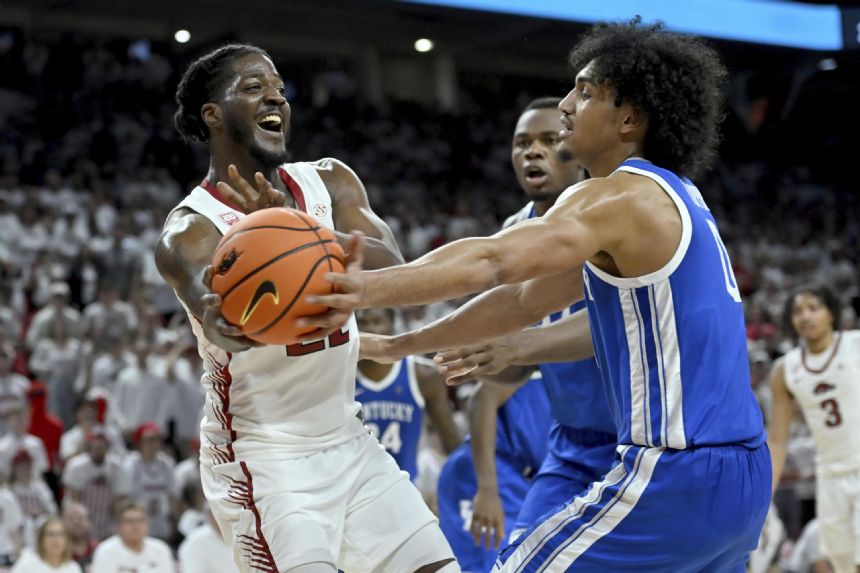 Reeves stars as No. 23 Kentucky beats Arkansas 88-79