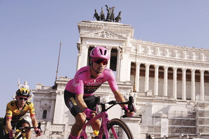 Roglic raises the Giro d'Italia trophy in Rome; Cavendish wins final stage